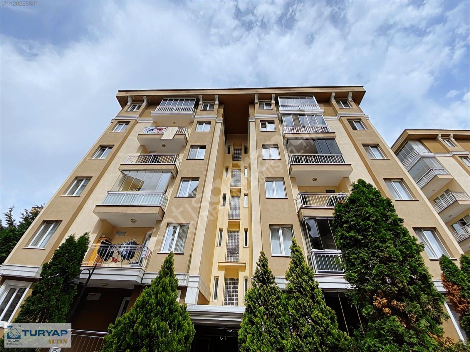 ESENYURT FİLDİŞİ KONAKLARINDA 4+1 170M2 HAVUZLU SİTEDE DAİRE