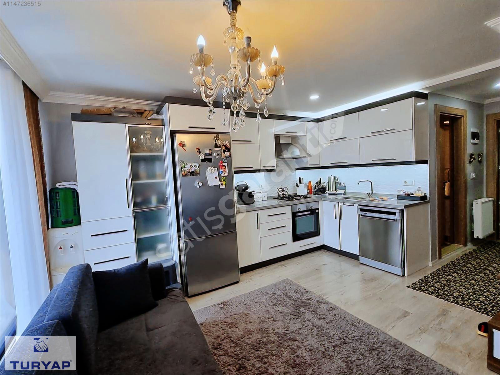 Gaziemir Beyazevler Mah.nde Satılık 6+1 Tadilatlı Tripleks