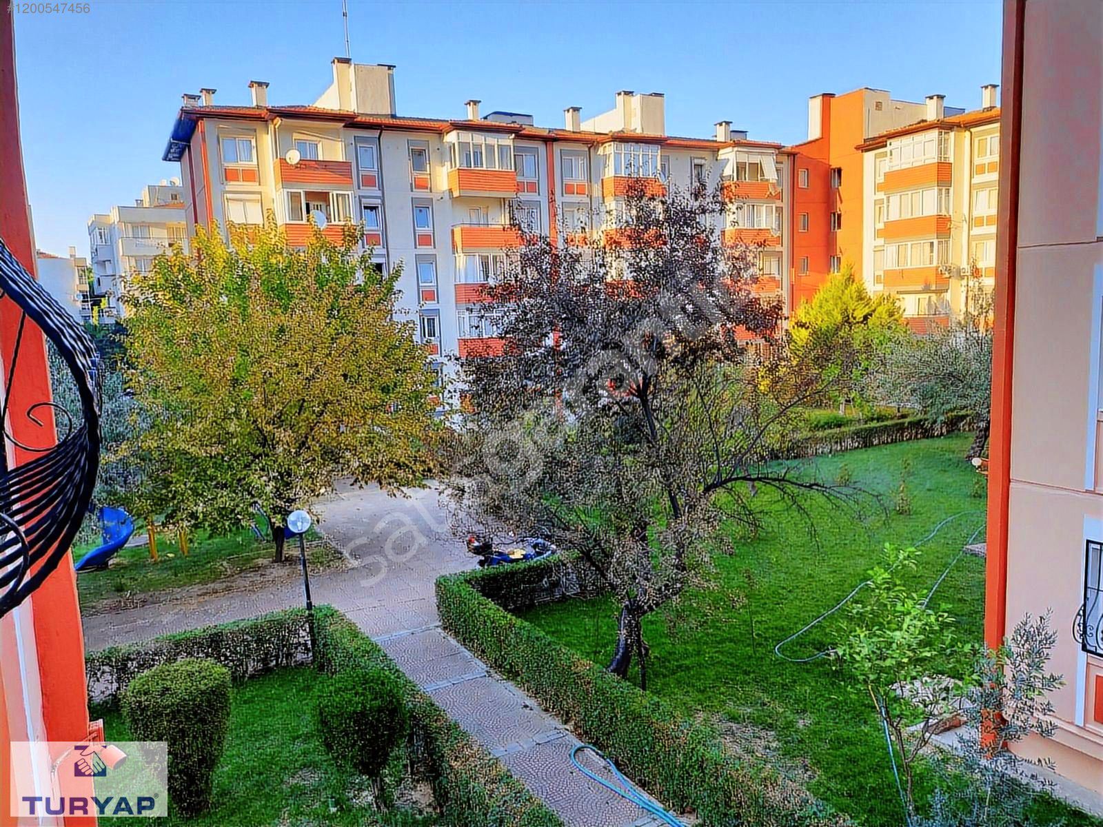 EMLAK KONUTLARI 2 ETAPLARDA ARA KAT MERKEZİ KONUM SATILIK DAİRE