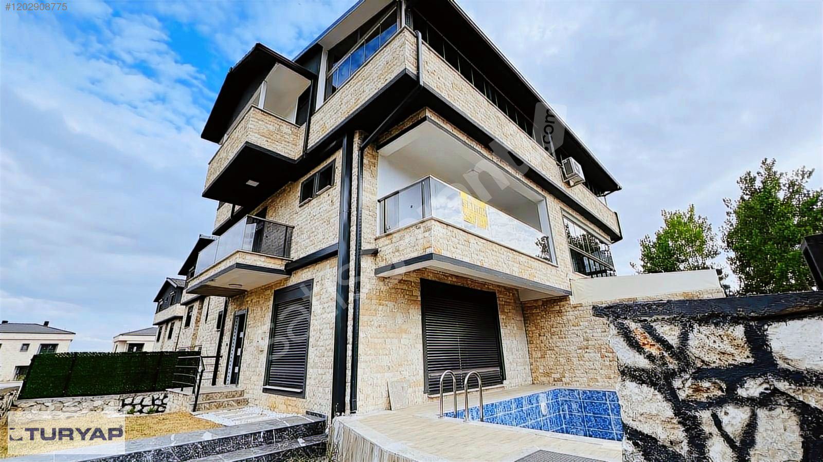 İNÖNÜ MAHALLESİ'NDE SATILIK 4+1MÜSTAKİL GİRİŞLİ HAVUZLU TRİPLEKS
