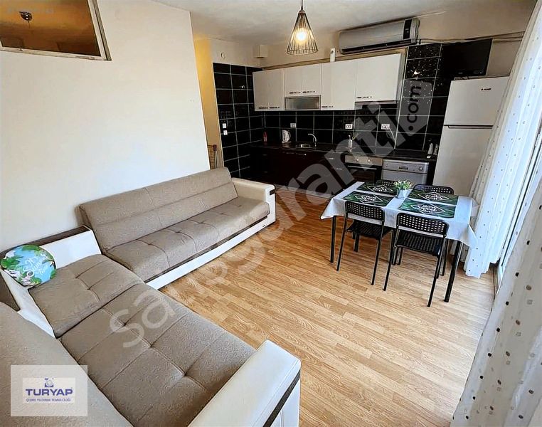 TURYAP 'tan ÇEŞME MERKEZDE KİRALIK DAİRE
