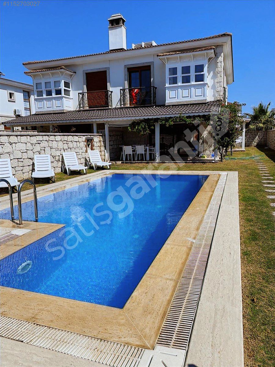 TURYAP ÇEŞME ALAÇATIDA KİRALIK MÜSTAKİL HAVUZLU VİLLA