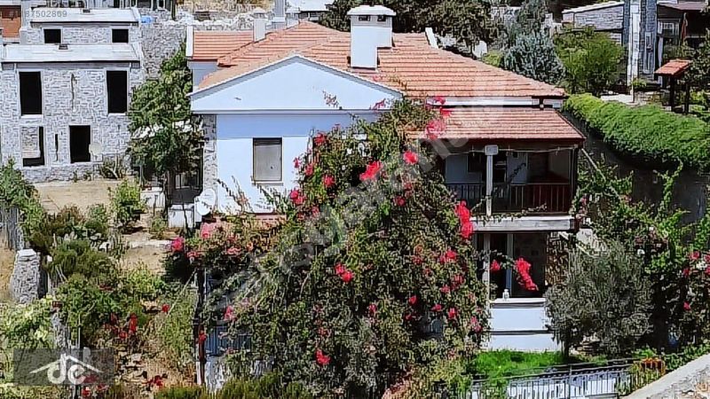 Reşadiye mahallesinde 2+1 doğa manzaralı villa.