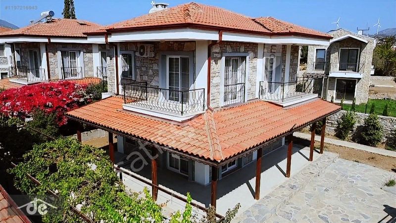 Eski Datça mahallesinde 3+1 müstakil villa