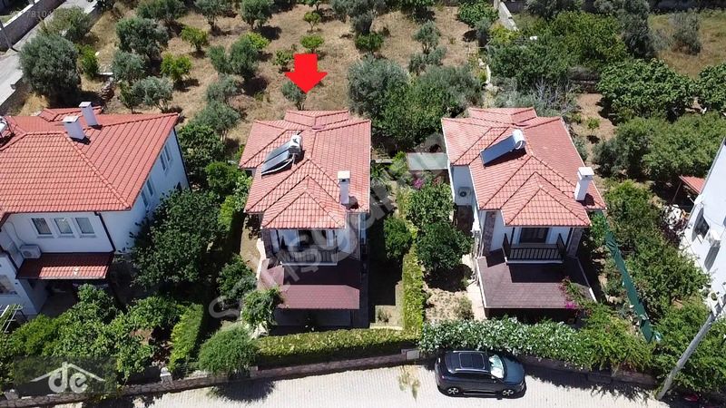 Merkezde 200 m arsa içerisinde 2+1 villa