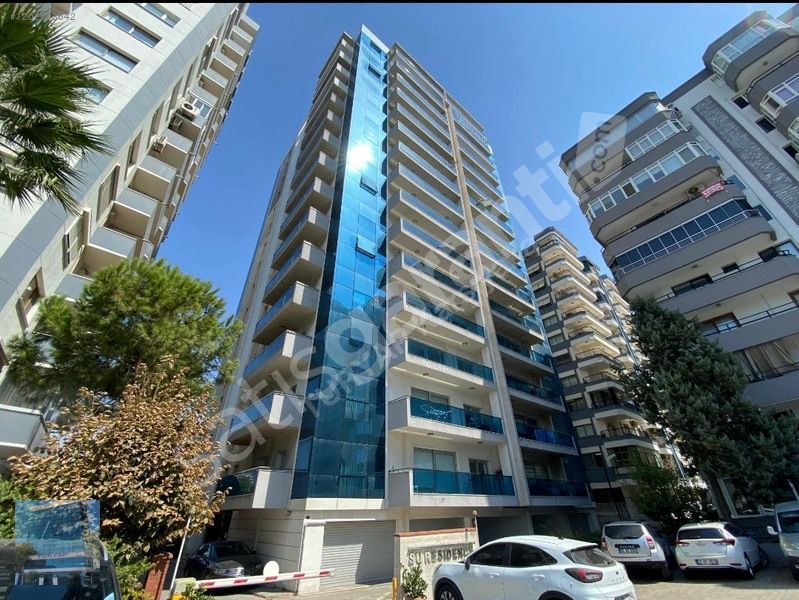 Karşıyaka Su Residence'de Lüks Satılık 3+1 Daire