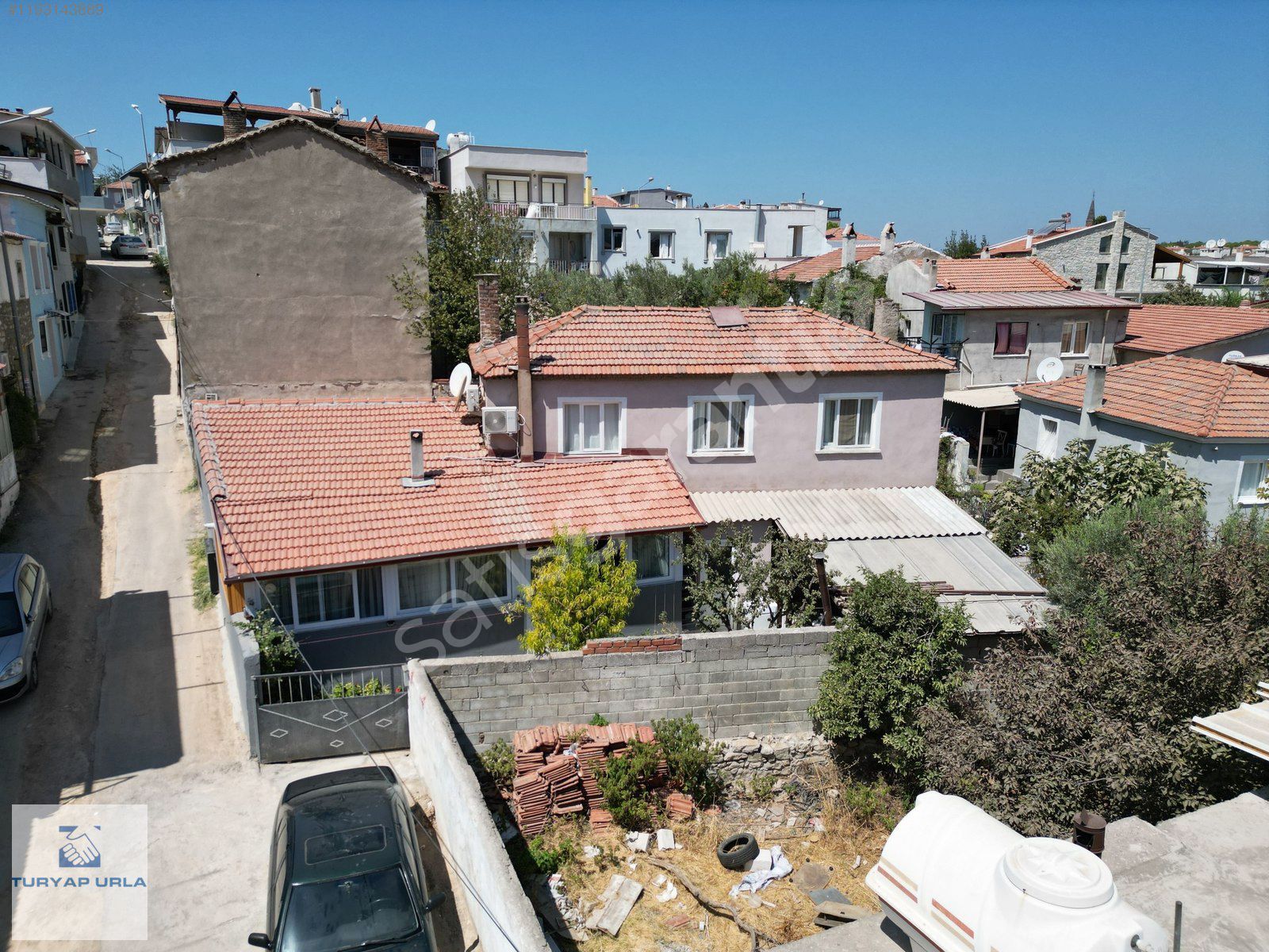TURYAP'tan Urla Sanat Sok. Yakını 150 m2 Arsa İçinde 2 Adet Ev