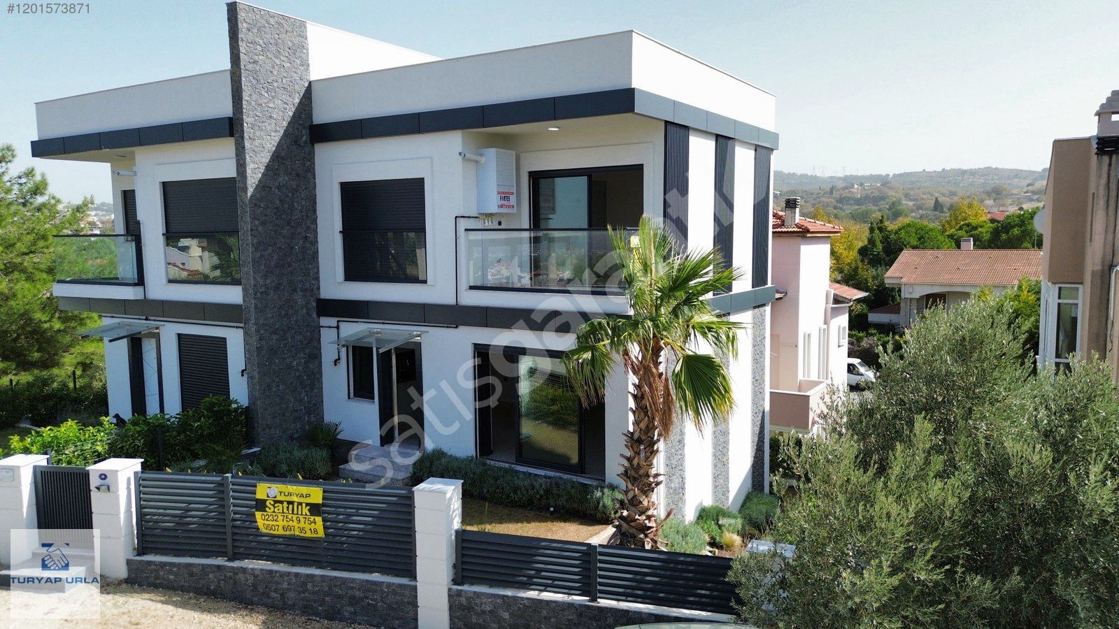 TURYAP'tan Urla Binkonutlar Bölgesinde Sıfır Triplex 3+1 Villa