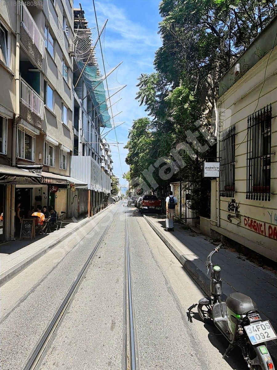 Kadıköy Moda'da 4-12 Ay Süreli Kiralık Eşyalı 3+1 Daire