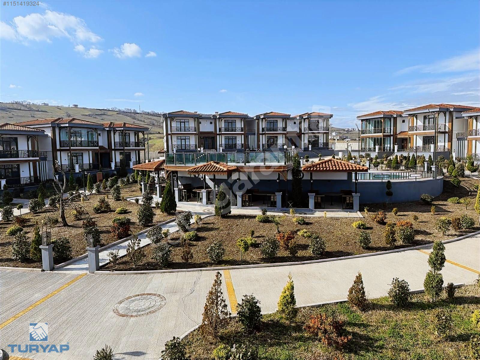 19 MAYIS DEREKÖYMAH.HAVUZLU SİTE 3+1 SATILIK VİLLA