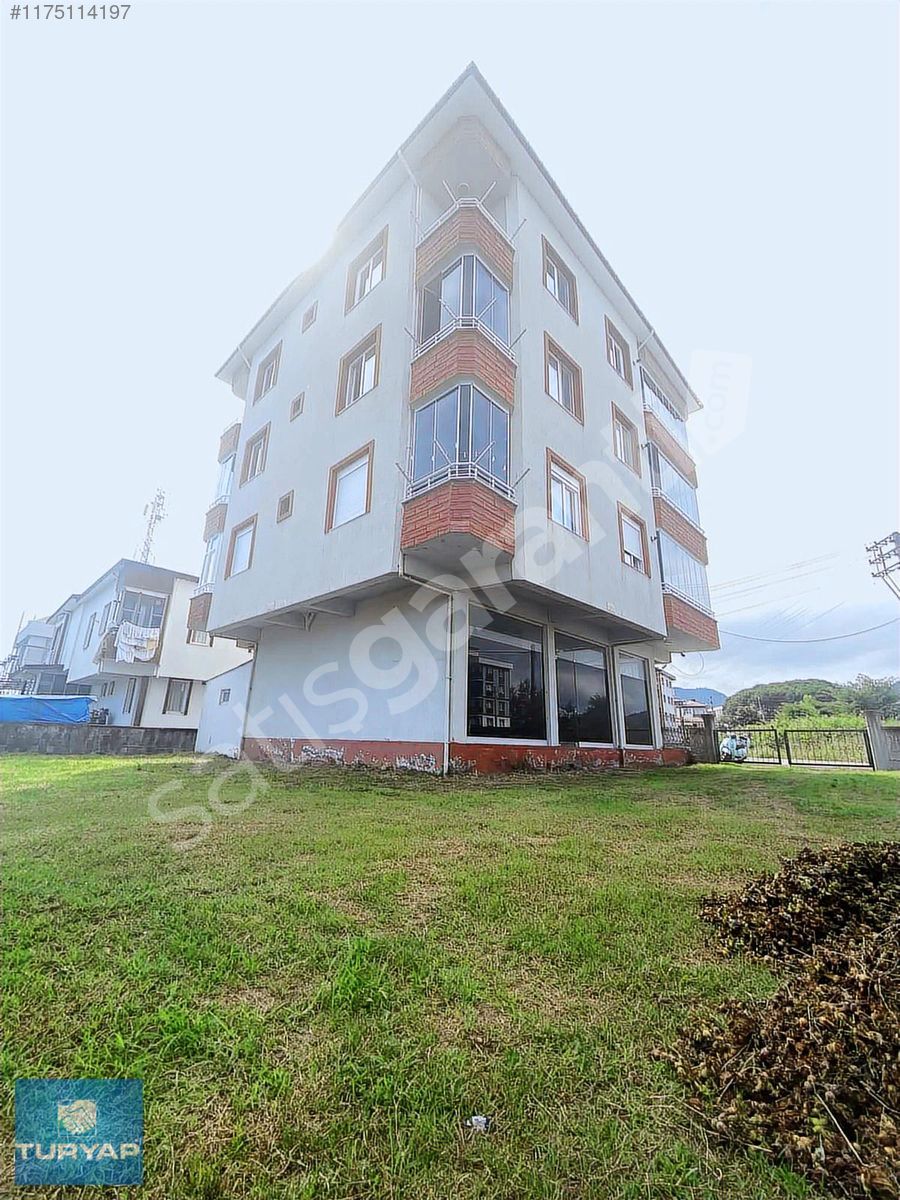 ORDU CUMHURİYETDE ÜNİVERSİTE KARŞISI SAHİLDE KOMPLE SATILIK BİNA