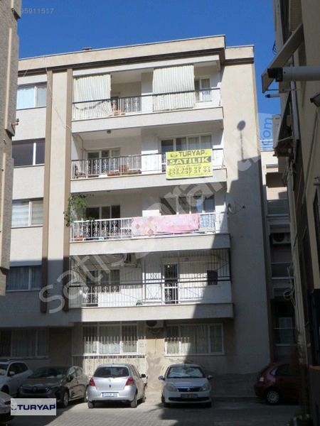 Bornova Erzene'de Köşe Konumlu 150 m2 3+1 Satılık Daireler