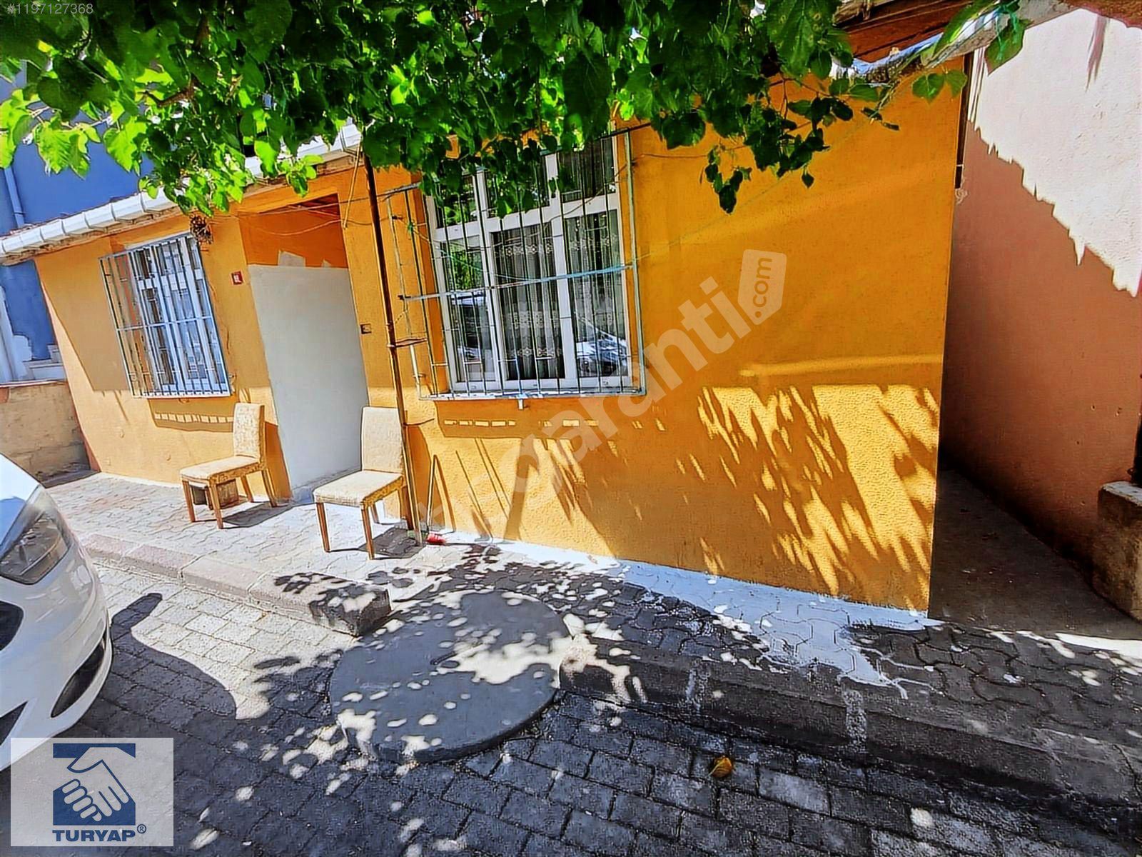 Turyap'tan Veysel Karani Mah. İçinde Gecekondu Olan Satılık Arsa