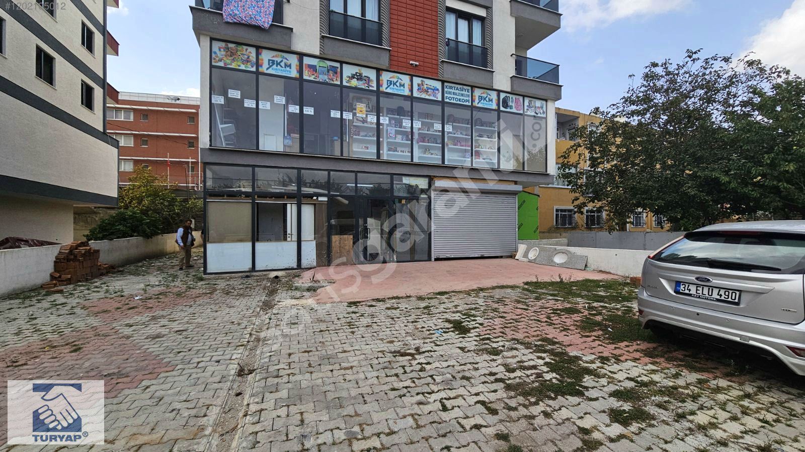 Sultanbeyli Fatih Mah Cadde üstü 3 Ayrı Dükkan 240 MT Toplam
