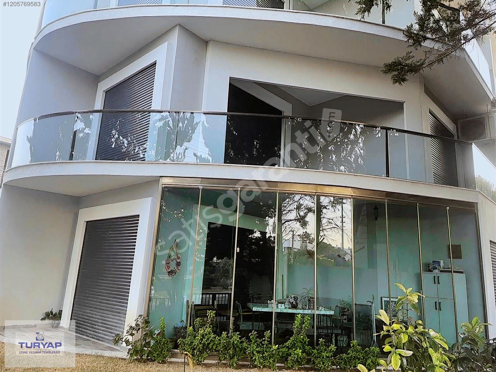 TURYAP'TAN ÇEŞME ILICA PLAJINA YAKIN LÜKS REZİDANS