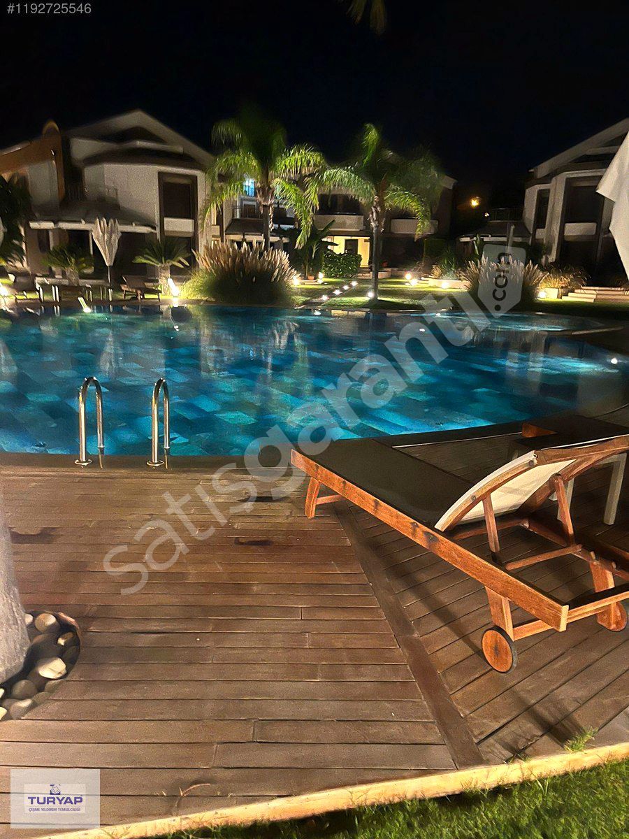 TURYAP ÇEŞME ILICA HAVUZLU SİTEDE MÜSTAKİL TADINDA 4+1 VİLLA
