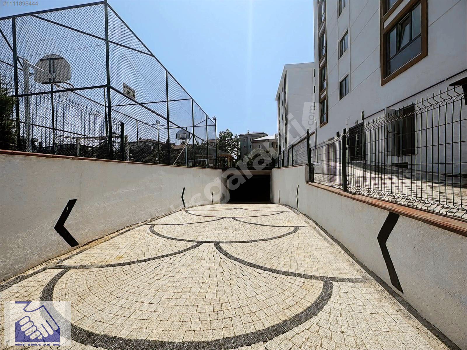 TURYAP DAN SANCAKTEPE SiTEDE METROYA YÜRÜME MESAFESİNDE