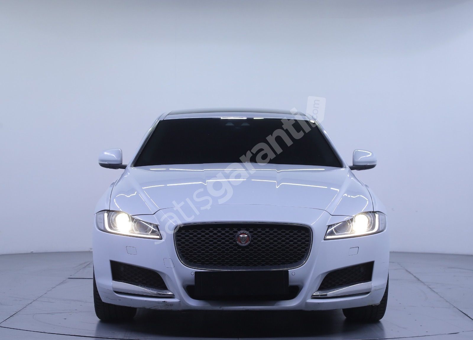 2015 MODEL JAGUAR XF 2.0 DHATASIZ BOYASIZ
