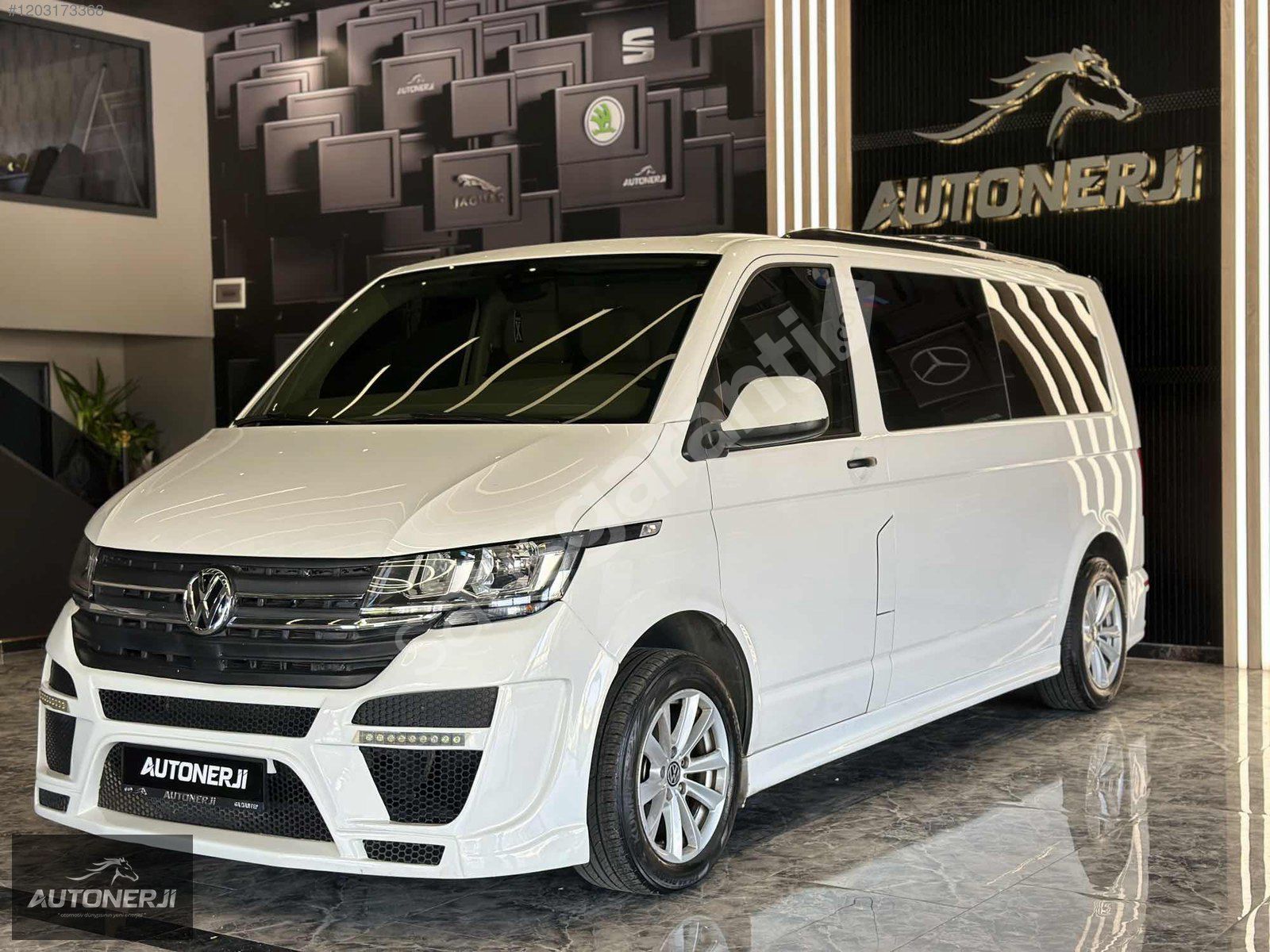 AUTONERJİDEN 2022 VOLKSWAGEN TRANSPORTER 9+1 ÖZEL VİP
