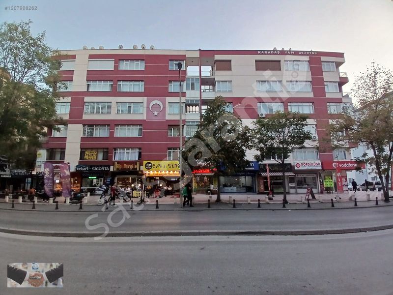 TURYAP'TAN EMNİYET MÜDÜRLÜĞÜ YANINDA BAKIMLI SATILIK 3+1 DAİRE