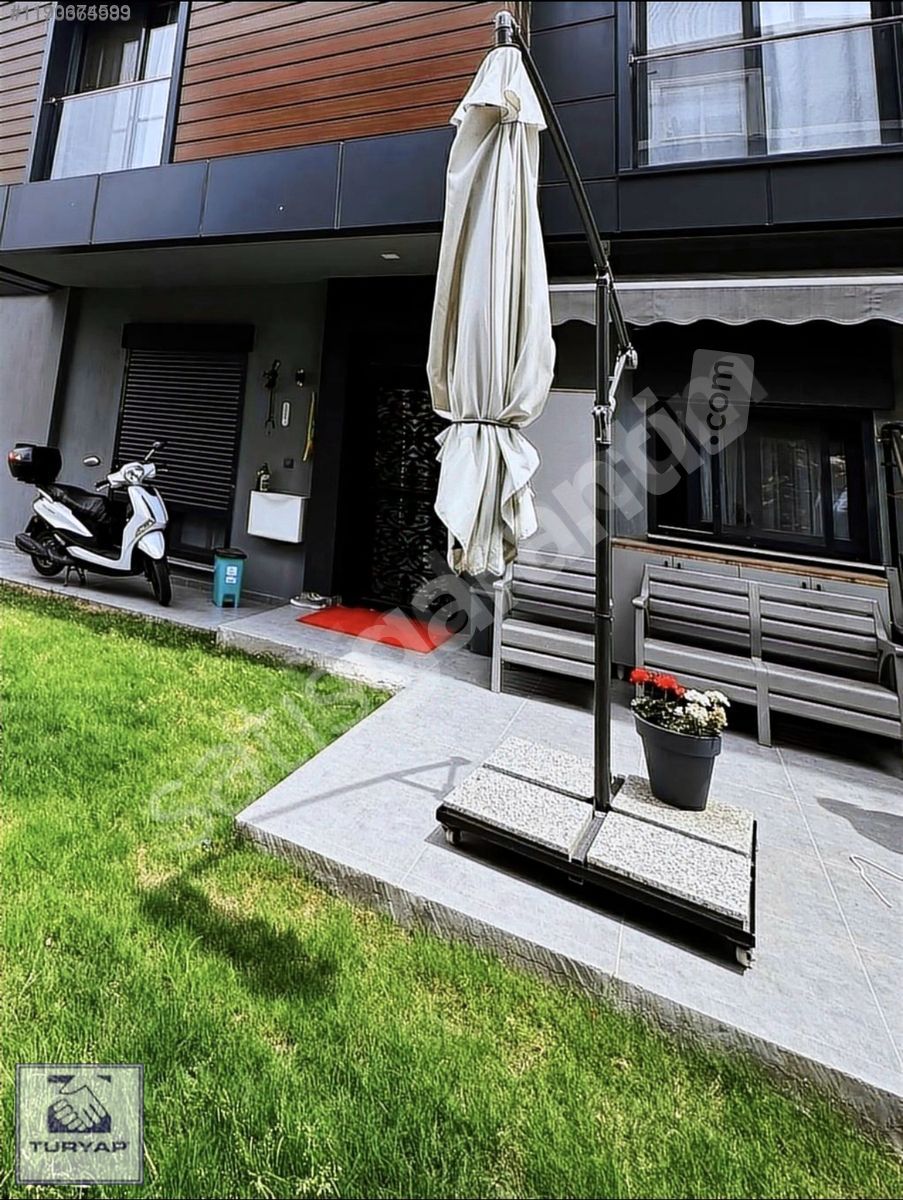 BORNOVA ATATÜRK MAHALLESİNDE SATILIK 5+1 VİLLA