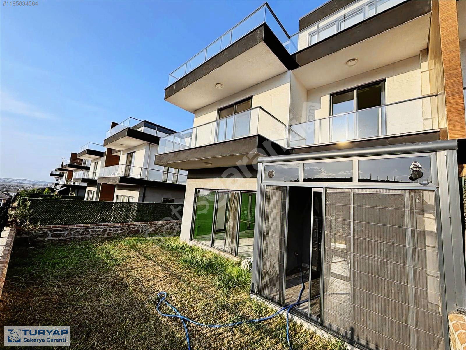 SAKARYA SERDİVAN ÖZARLİFE VİLLARI 6+1 ASANSÖRLÜ TRİBLEX VİLLA