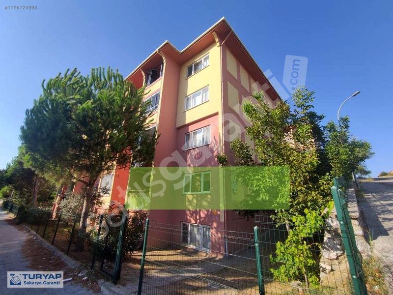 SAKARYA CAMİLİ 2'DE KİRALIK 2+1 BAKIMLI GÜNEY CEPHE DAİRE
