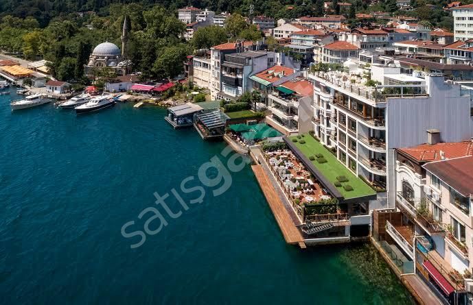 BEBEK MERKEZDE MUHTEŞEM MANZARALI SATILIK YALI DAİRESİ