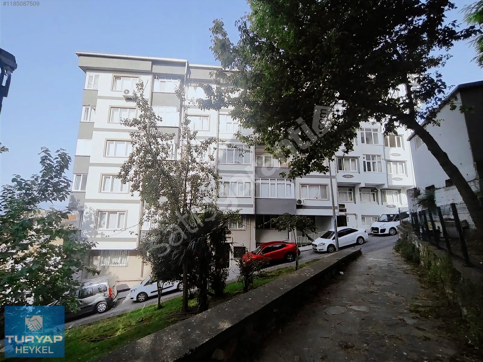 EMİRSULTAN'DA MANZARALI SATILIK DAİRE