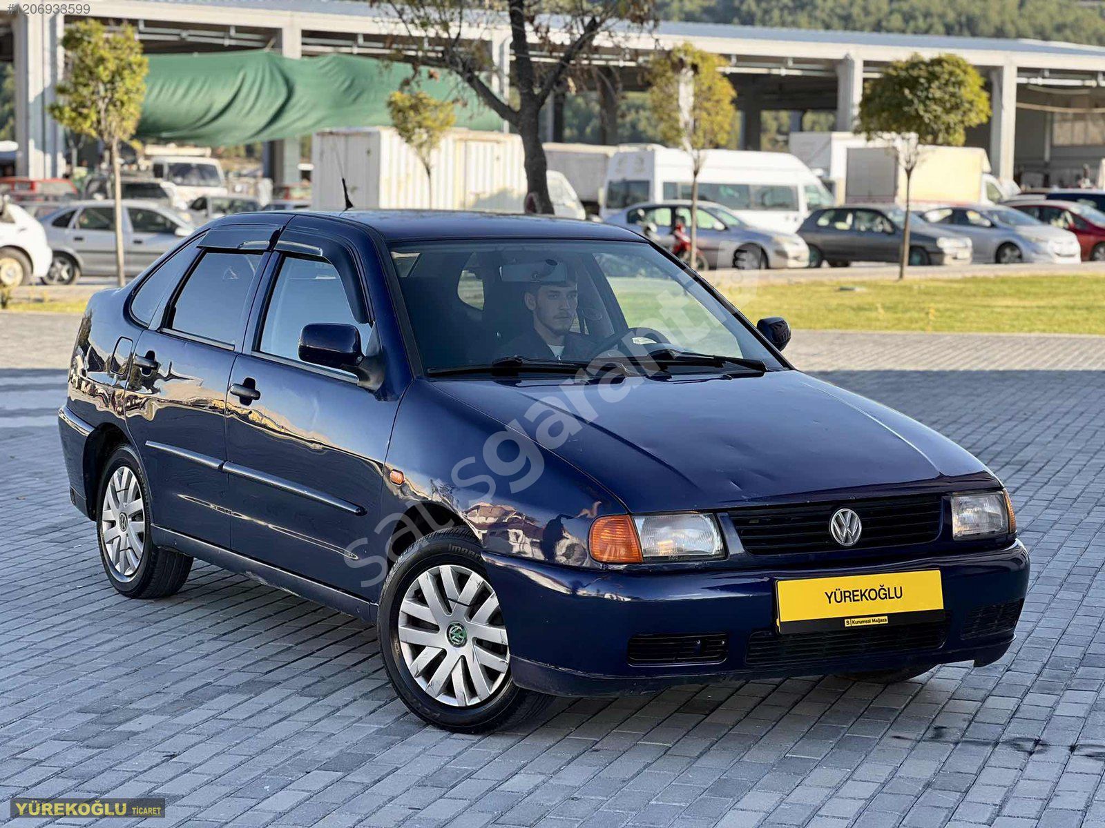 VOLKSWAGEN POLO CLASSİC 1.6 DEĞİŞENSİZ 3 PARÇA BOYALI KLİMALI