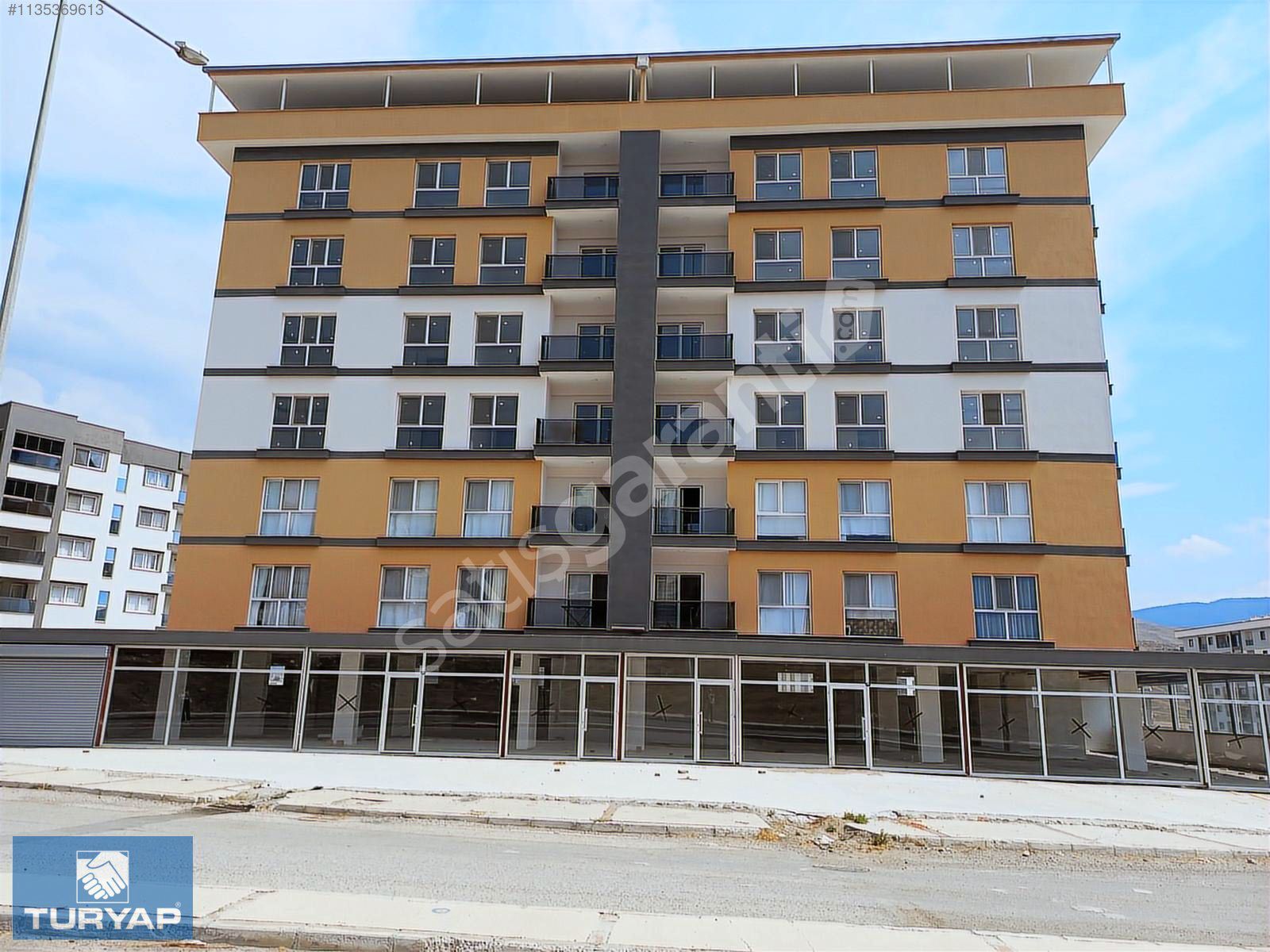 KENDİNE AİT DEPOSU OLAN 300 m² GENİŞ KİRALIK DÜKKAN