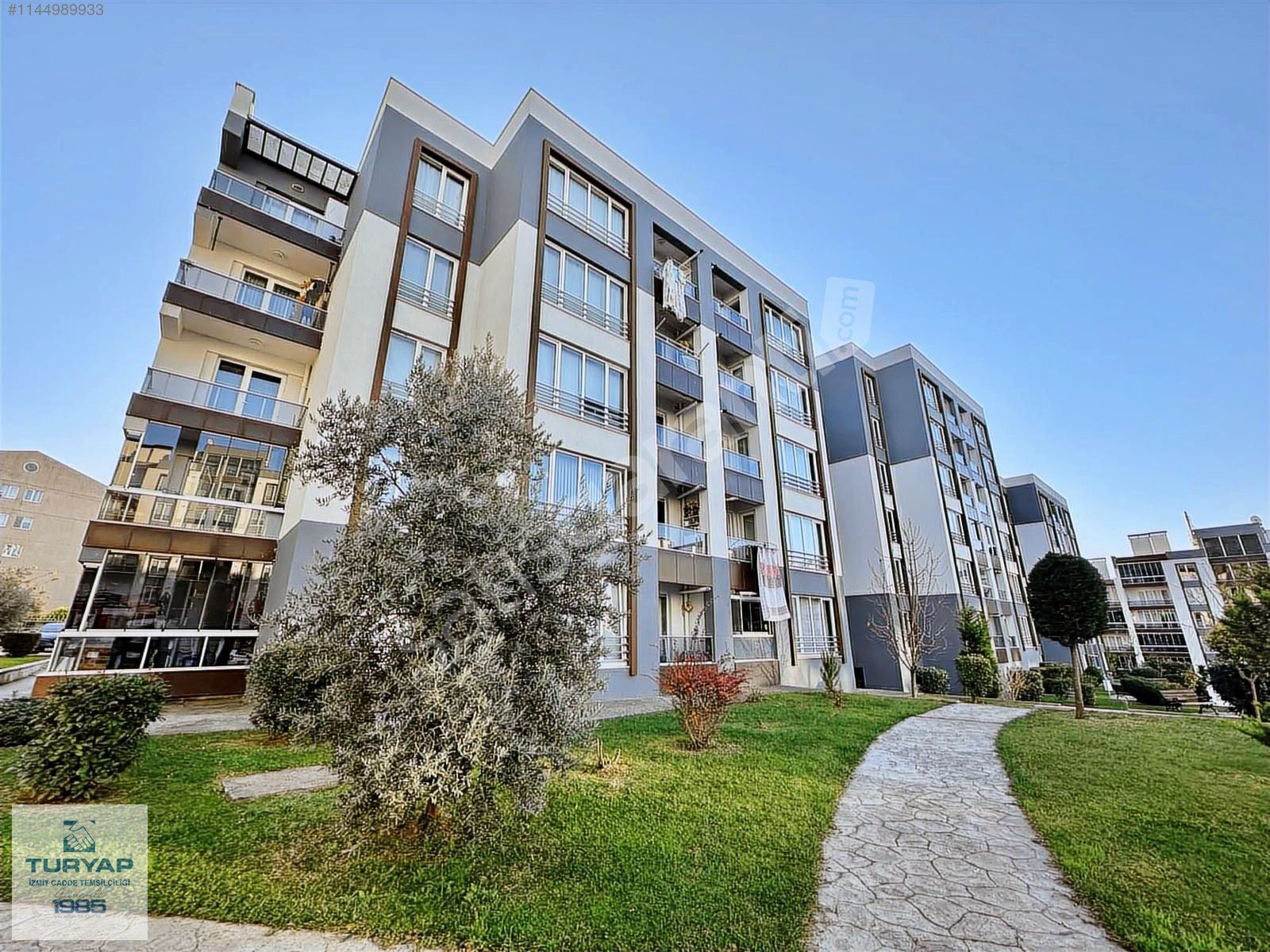 Turyap İzmit Cadde'den Yenikent İnci Sitesin'de 2+1 Arakat Daire