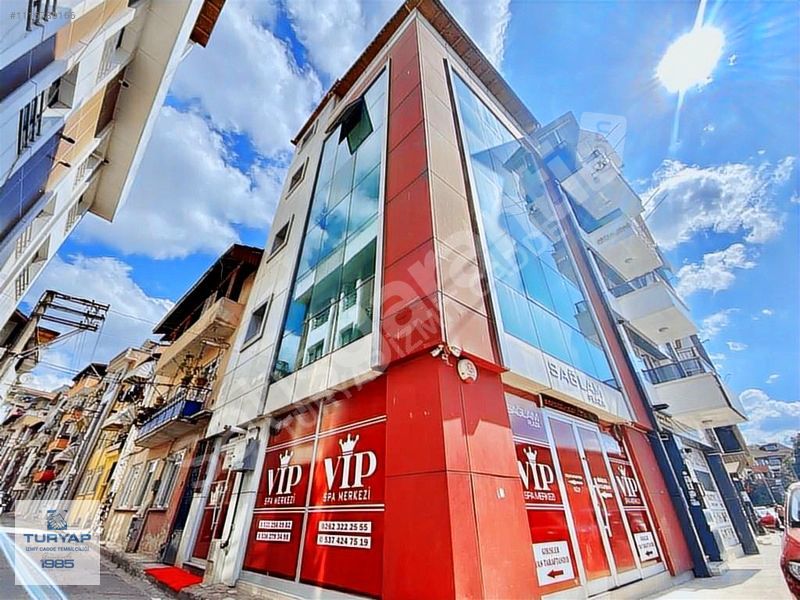 TURYAP İZMİT CADDE'DEN KOMPLE SATILIK 5 KATLI TİCARİ BİNA