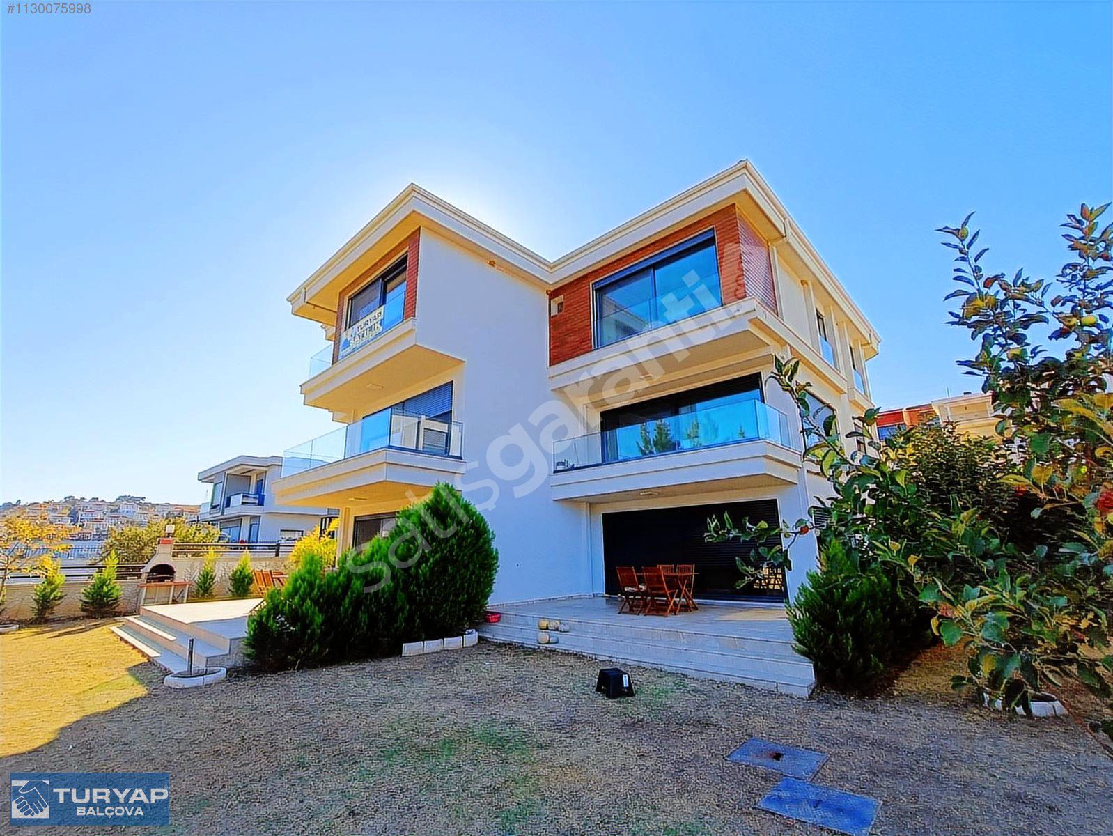 GÜZELBAHÇE YELKİ'DE 400 M² ARSA İÇERİSİNDE 4+2 TRİPLEX VİLLA