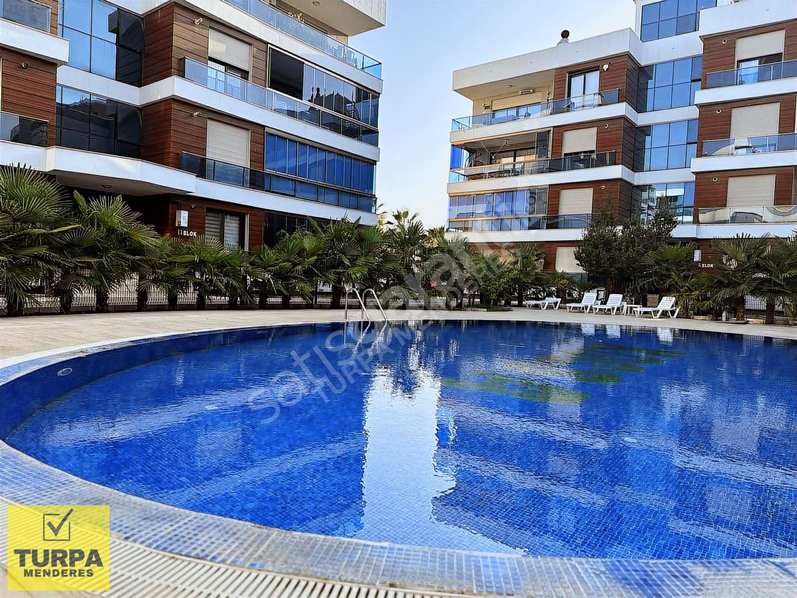 GÜVENLİKLİ VE HAVUZLU SİTE İÇERİSİNDE SATILIK GENİŞ 3+1 DAİRE