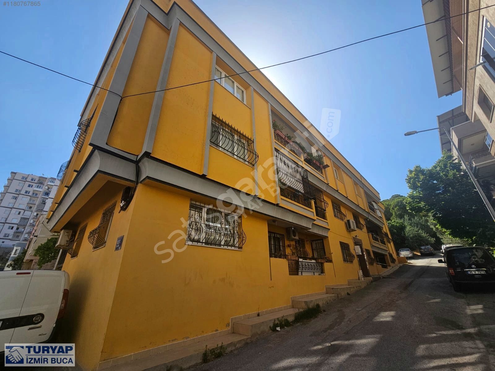 TURYAP BUCA'DAN YAYLACIK MAH.DE 180 m2 3+1 SATILIK BAHÇELİ DAİRE