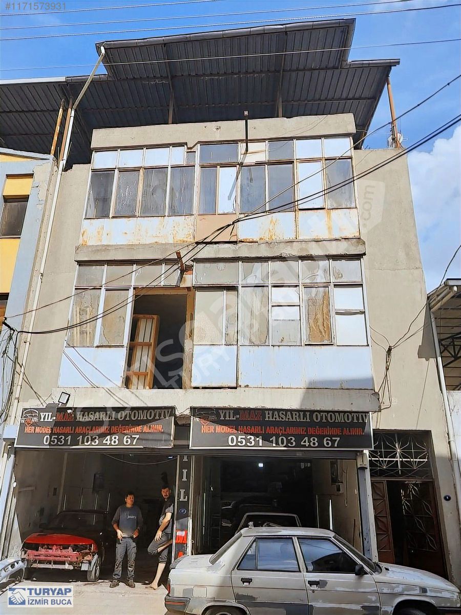 Buca Seyhan Mahallesi Mobilyacılar Sanayi'de Satılık Komple Bina