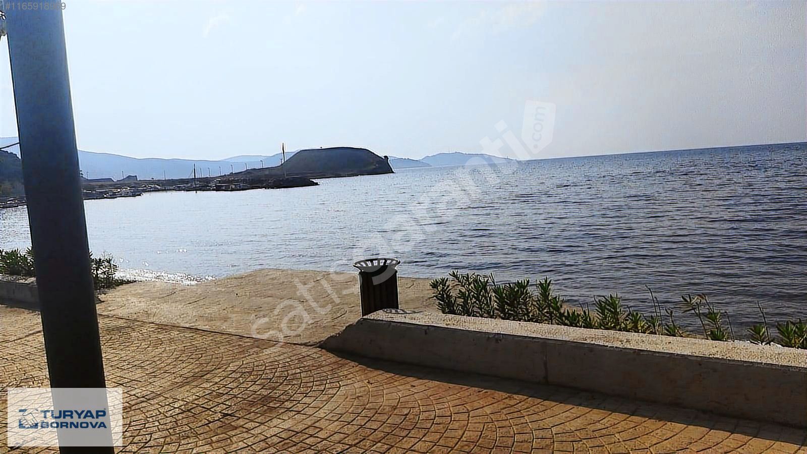 köy içinde denize300 mt satılık yazlık