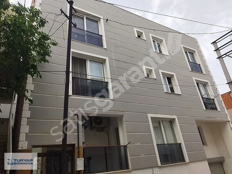 Bayraklı Gümüşpala Emek Mahallesinde Satılık 2+1 Daire