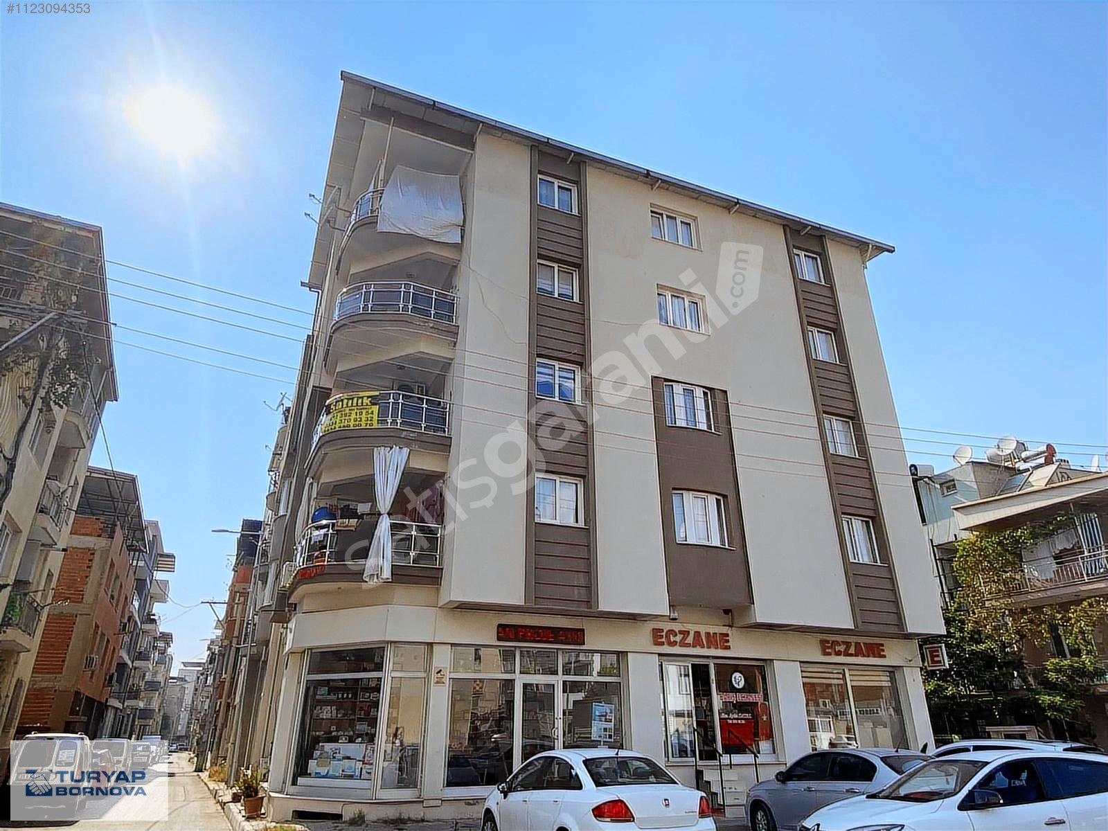 Turyap Bornova'dan Karacaoğlan'da Satılık Cad. Üstü 5 Katlı Bina