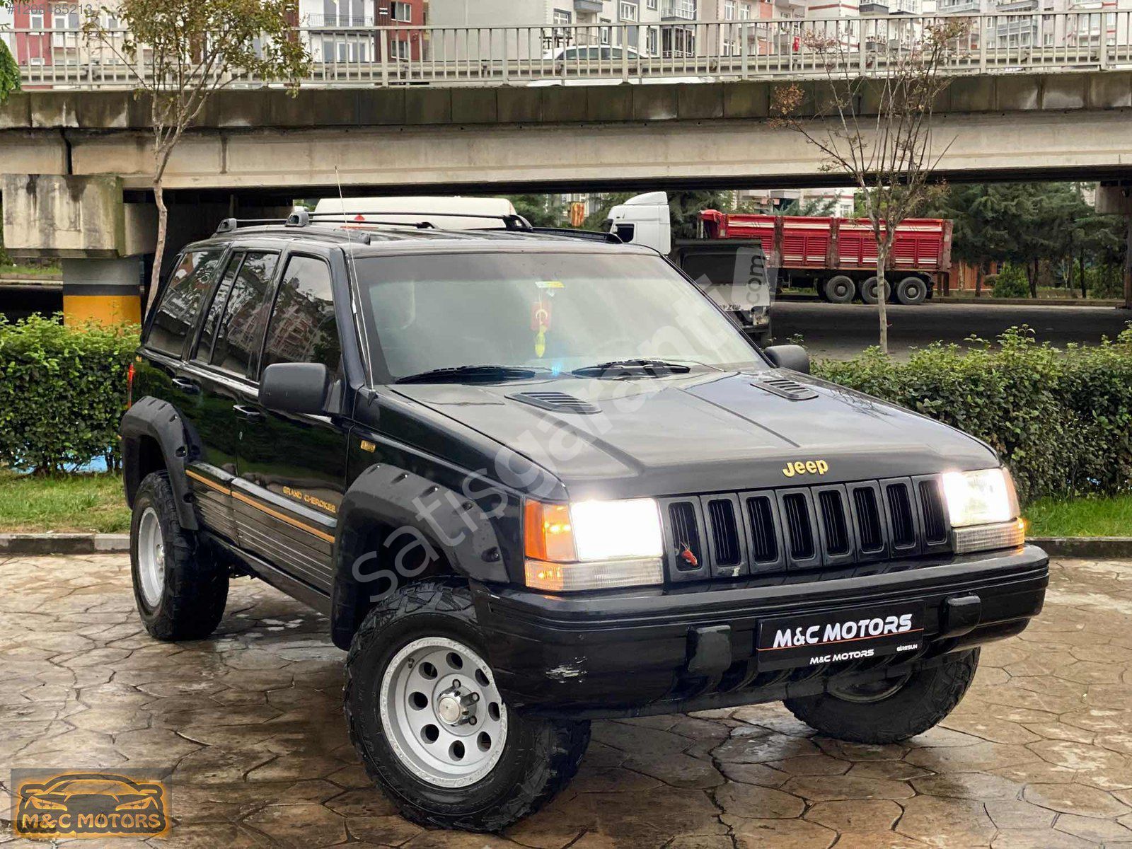 M&C MOTORS'DAN 1993 GRAND CHEROKEE 5.2LİMİTED 4x4/OTOMATİK