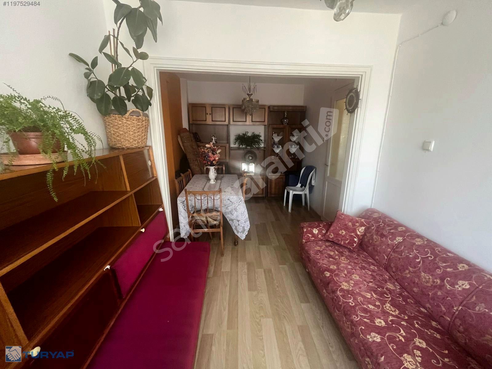 EYÜPSULTANA YÜRÜME MESAFESİNDE 2+1 SATILIK DAİRE