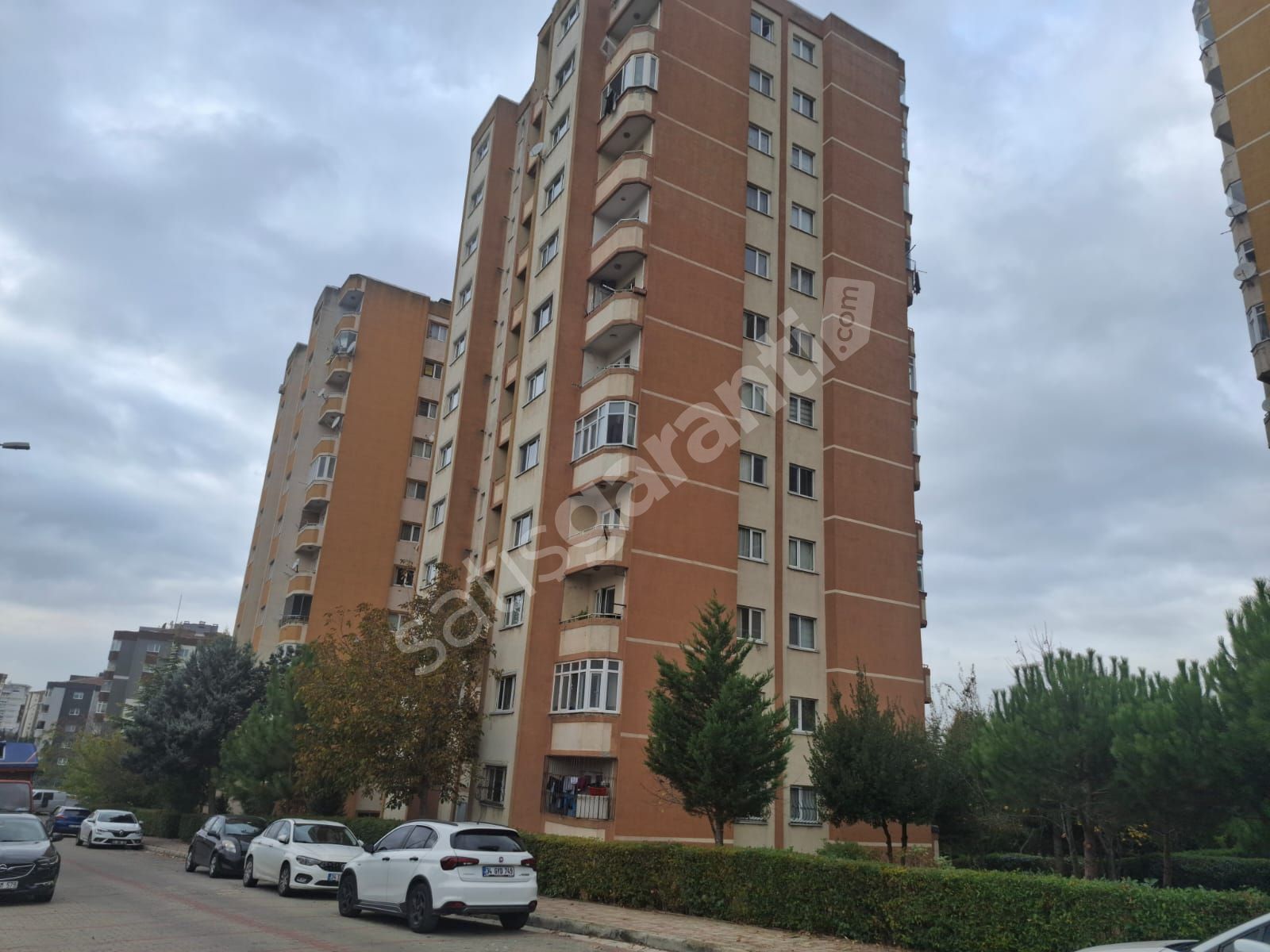 Başakşehir'de Güney Cephe, Yenilenmiş 68m² 2+1 Kiralık Daire