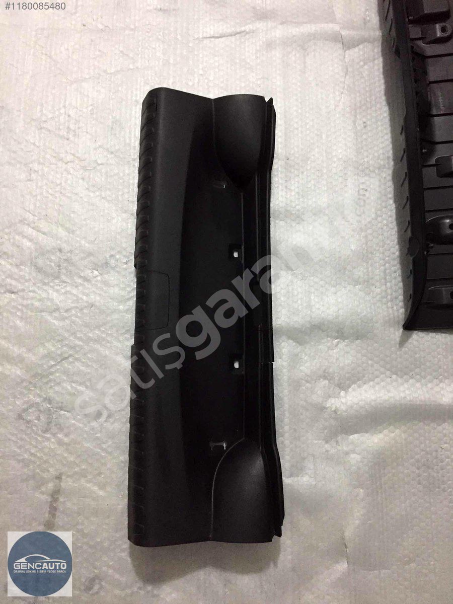 BMW E87 ARKA PANEL İÇ BAKALİTİ SÖKME ORJİNAL OEM 51477123335
