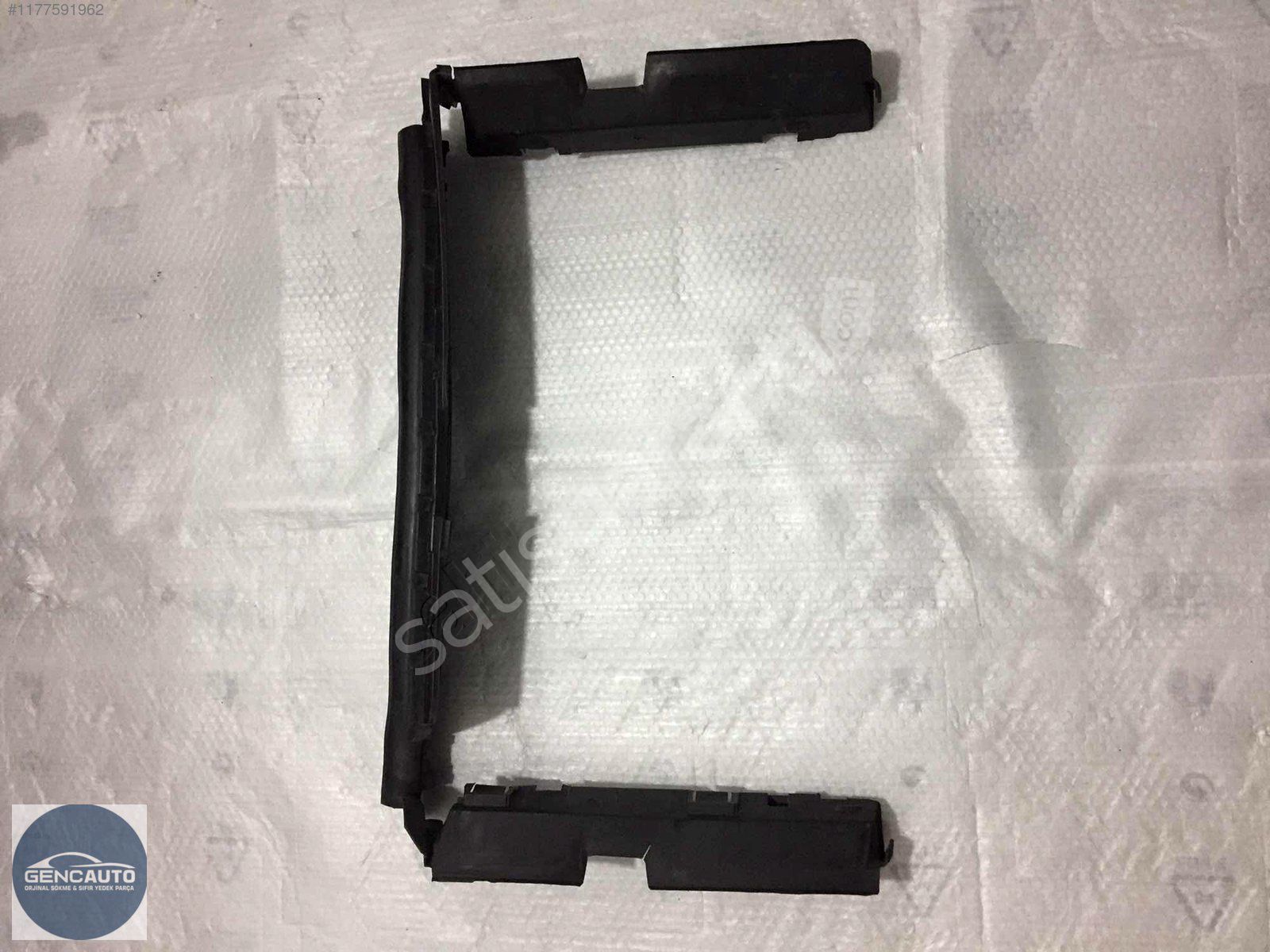 MERCEDES W118 CLA RADYATÖR KASASI ALT SÖKME ORJ OEM A1775050000