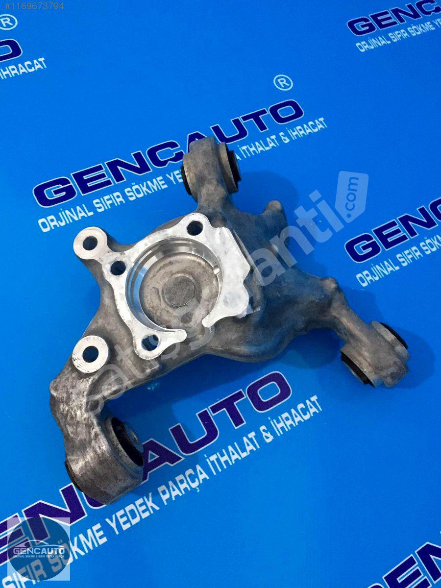 MERCEDES W117 CLA SAĞ ARKA TAŞIYICI SÖKME ORJ OEM A2460406