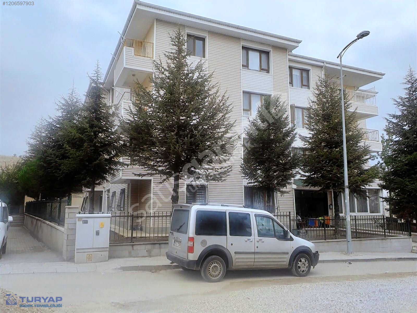 GÖLBAŞI KARŞIYAKA MAHALLESİNDE 1.KATTA SATILIK 3+1,120 M2 DAİRE