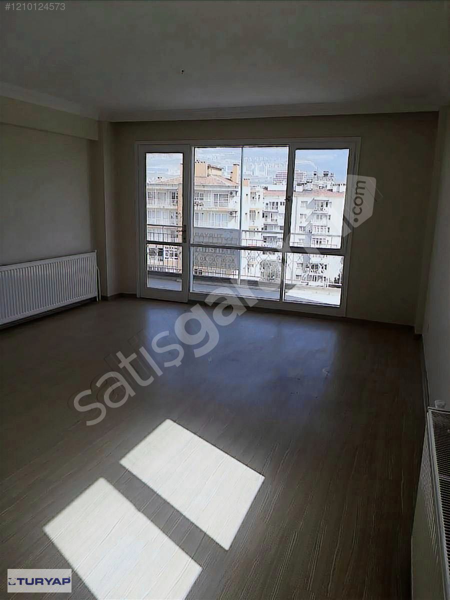 Bayraklı Çamkıran Cadde Üzeri 3+1 D.gazlı Kiralik Daire
