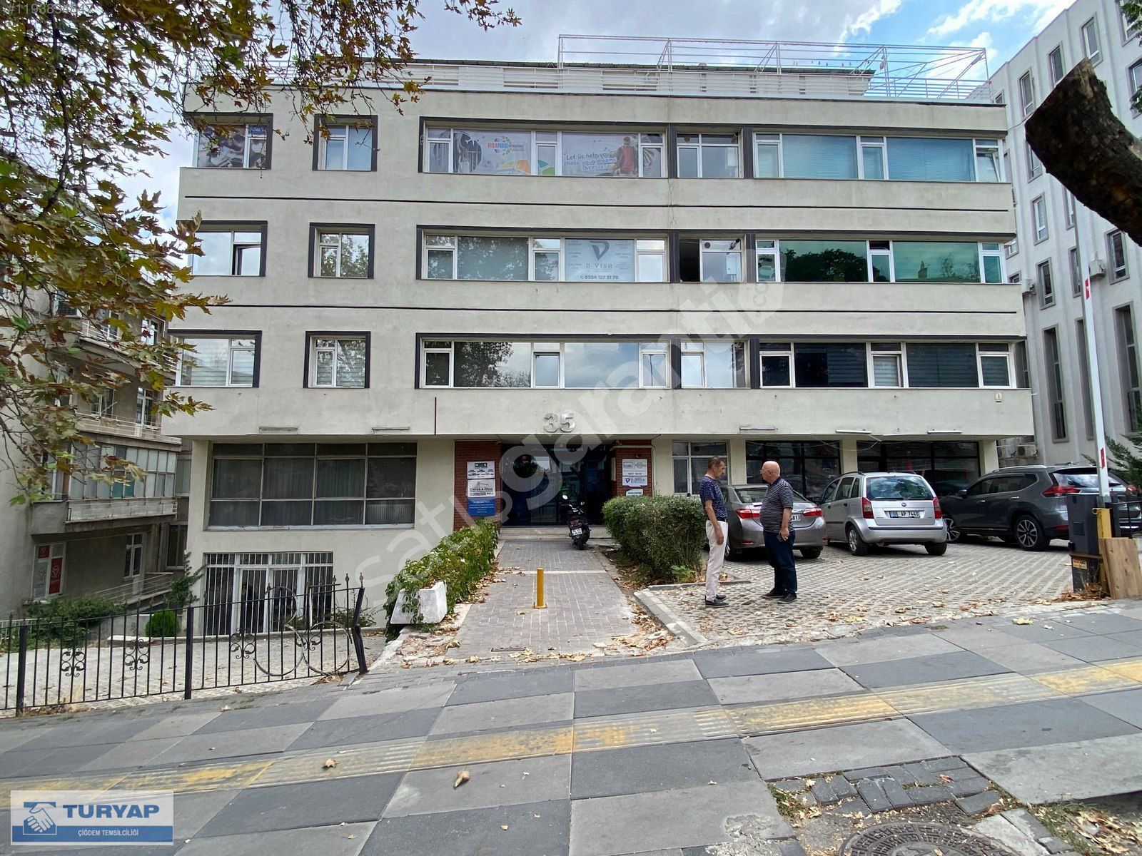 TURYAP'TAN CİNNAH CADDESİNDE HEM İŞ HEM YAŞAM ALANI KİRALIK