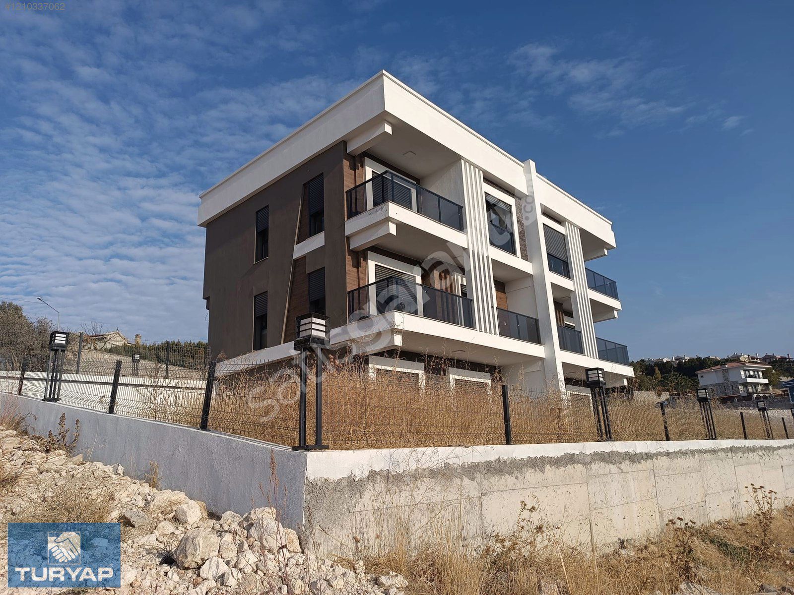 TURYAP GÜVENCESİYLE VİLLAKENT'TE 4+1 SATILIK VİLLA